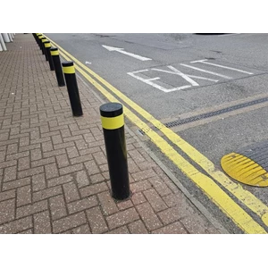 Alasan Bollard Trotoar Wajib Ada di Jalan Perkotaan yang Padat